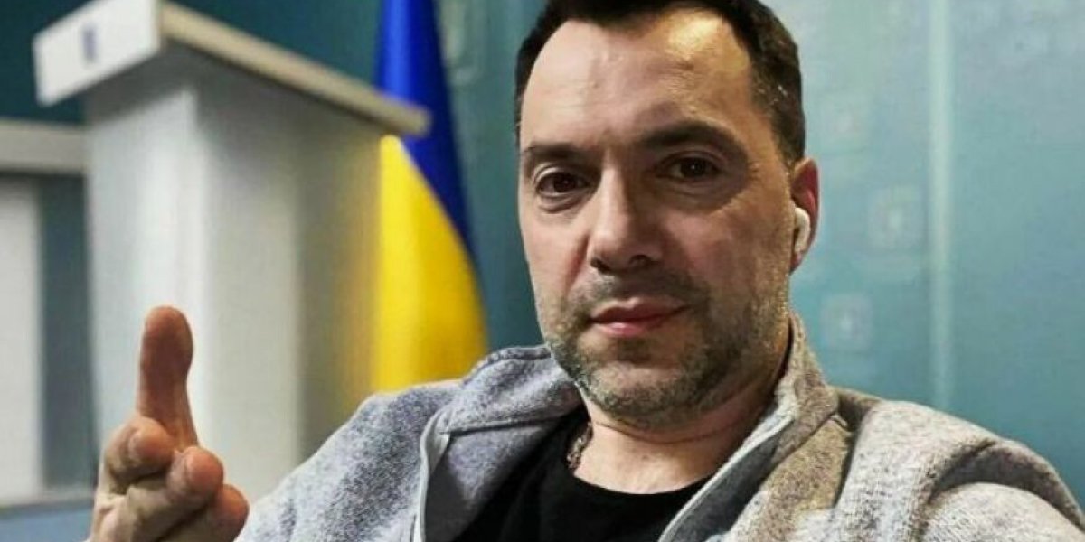 «Путин потеряет лицо, власть заколеблется, если…»: неожиданный прогноз Арестовича