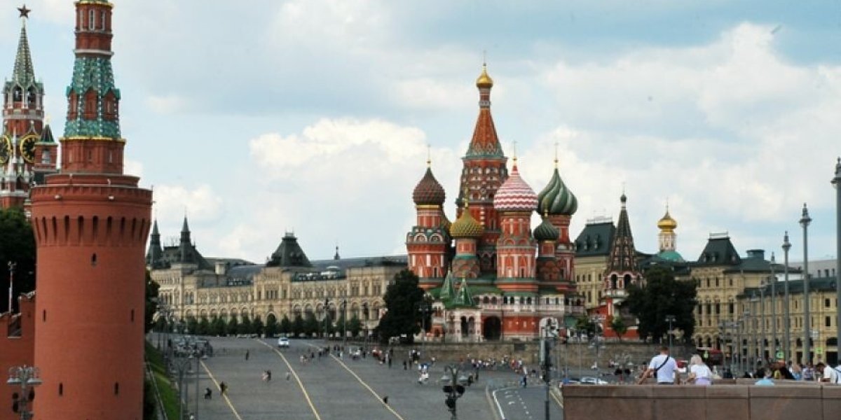 Столицу России могут перенести. Называют три города: Кремлевская табакерка