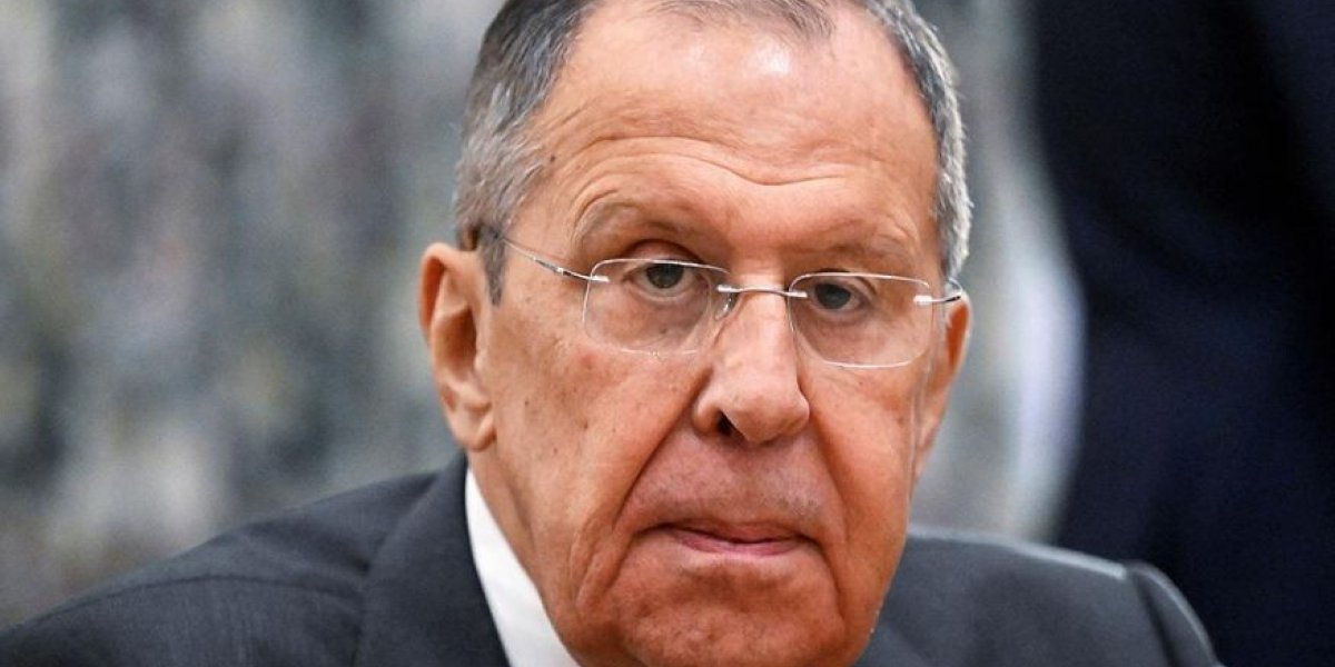«РФ признает Зеленского главой режима». Обсуждалась ли на Аляске встреча президентов? Переговорные группы поменяют? МИД