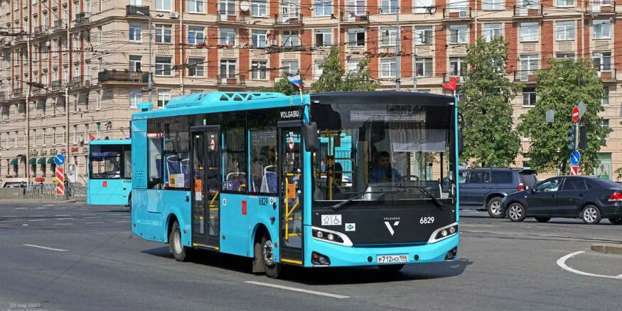 «Заткнись, женщина, ты здесь никто!»: в Петербурге кавказец в ответ на просьбу говорить потише начал наводить в автобусе свои порядки.