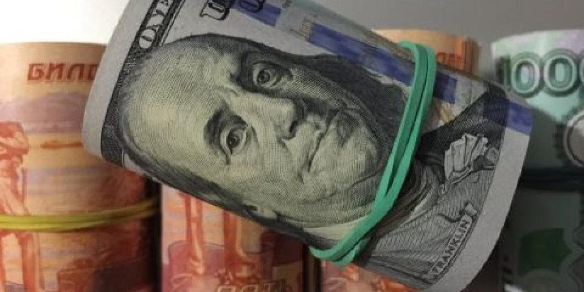 Стало известно, как поведёт себя рубль осенью