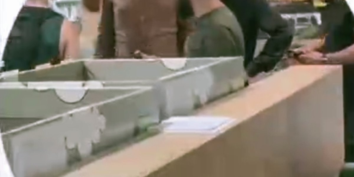 В Краснодаре мигрант прямо в магазине ел фрукты и не давал проходу школьнице: теперь уже не до смеху ему