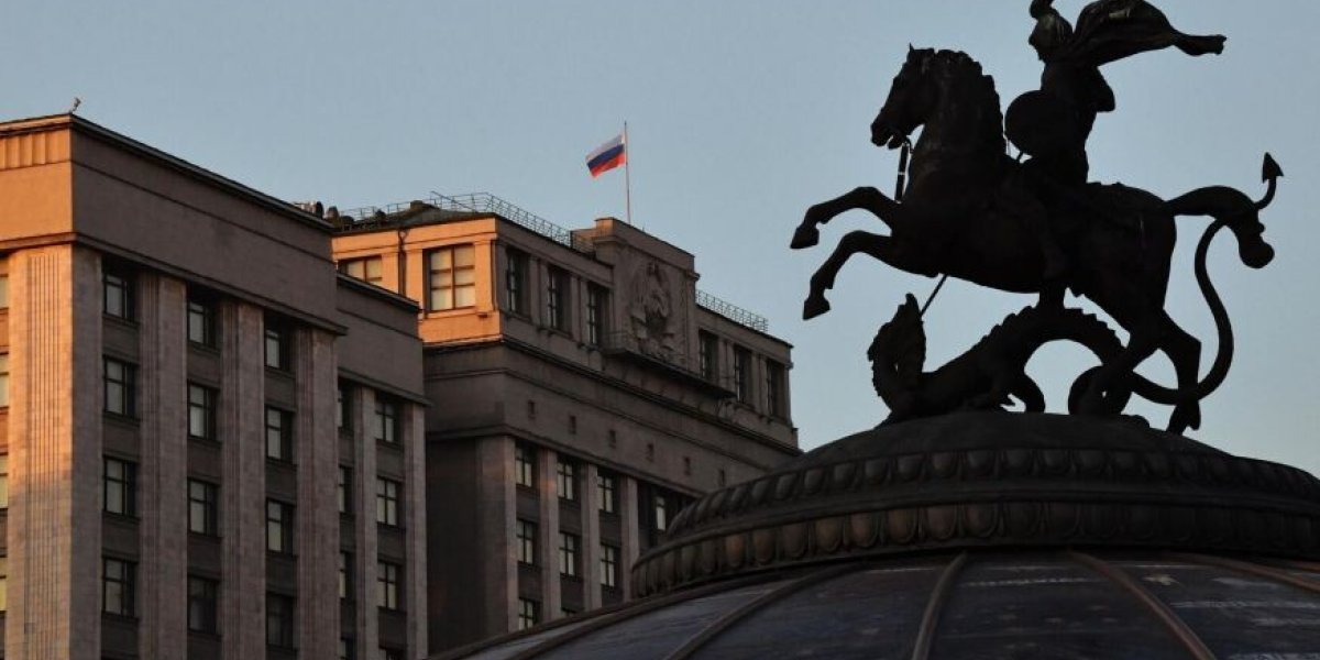«Я очень люблю русских, но строго в рамках СБУ»: почему депутат Госдумы так сказал?