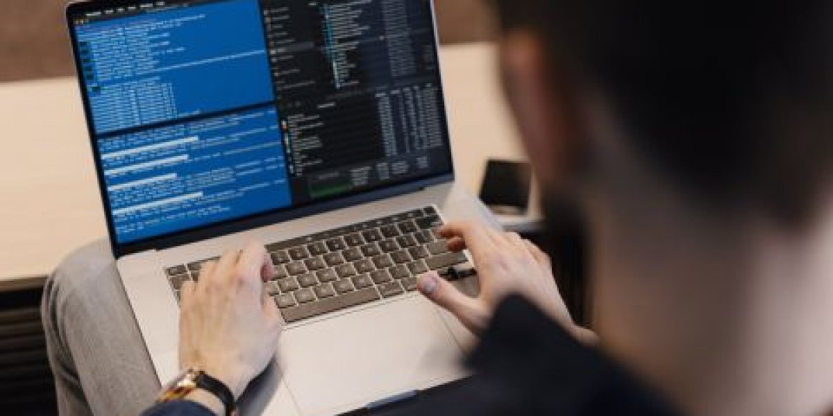 Фейковыми пособиями атакуют мошенники россиян