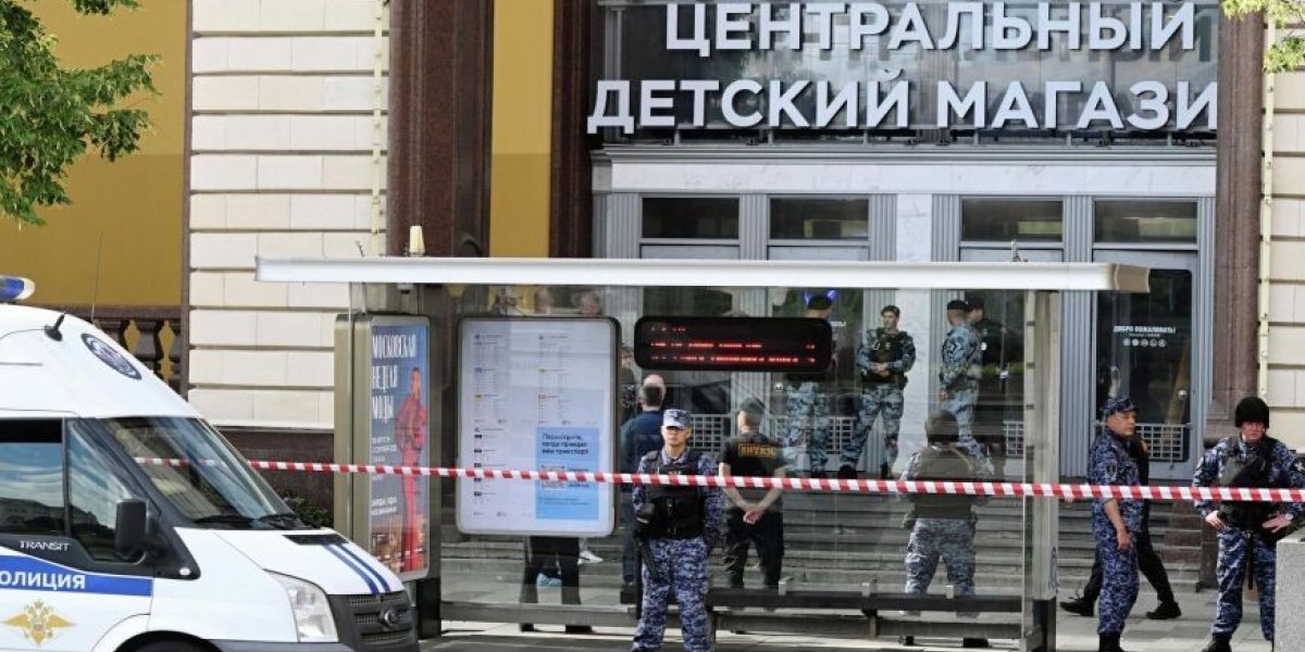 Взрыв рядом со штаб-квартирой ФСБ в Москве: есть погибший и раненые