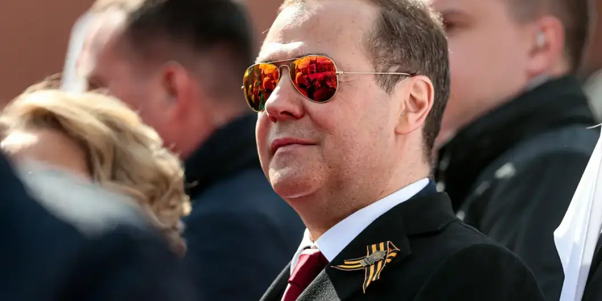 Медведев ударил ЕС "по печени". Хватило всего одной шутки: Британия рвёт и мечет. Она в неистовом гневе