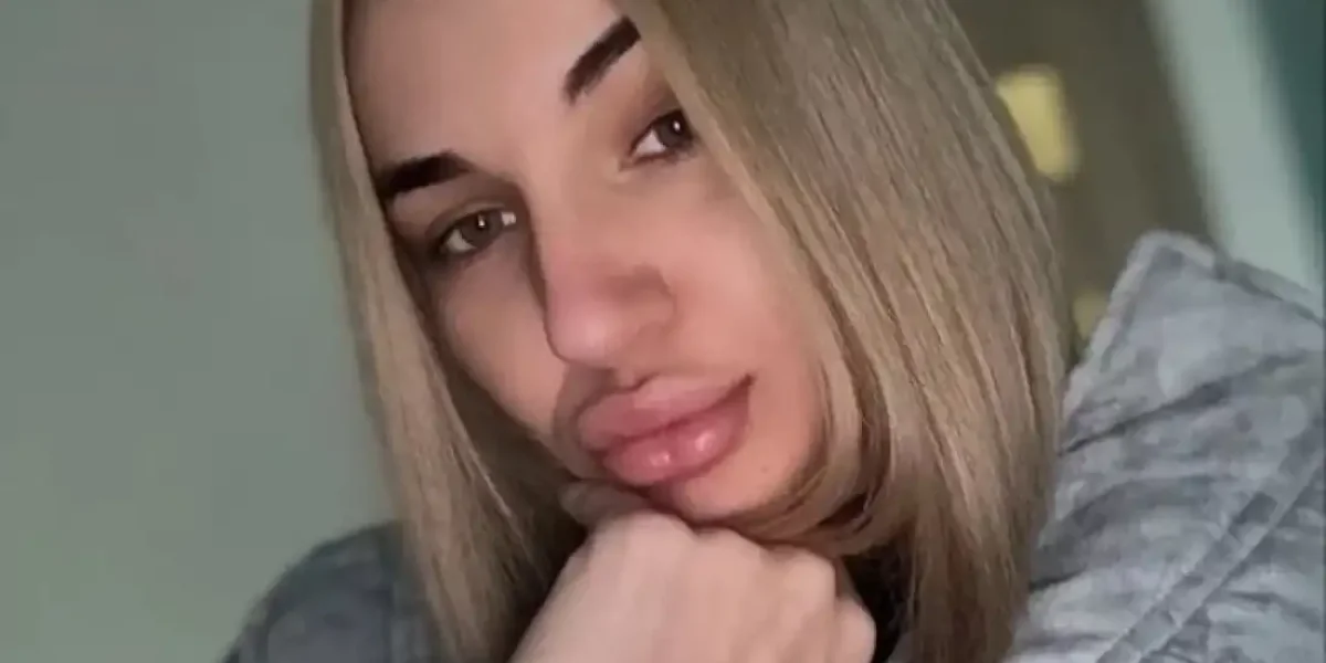 «Там фашистов нет». Секретарь суда Киева выложила фото с нацистским флагом