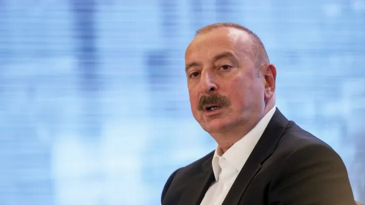 Диаспора схлопнулась, нефть догорает на Украине. Алиев достает последний козырь против России: "Сук, на котором сидели, уже рухнул"
