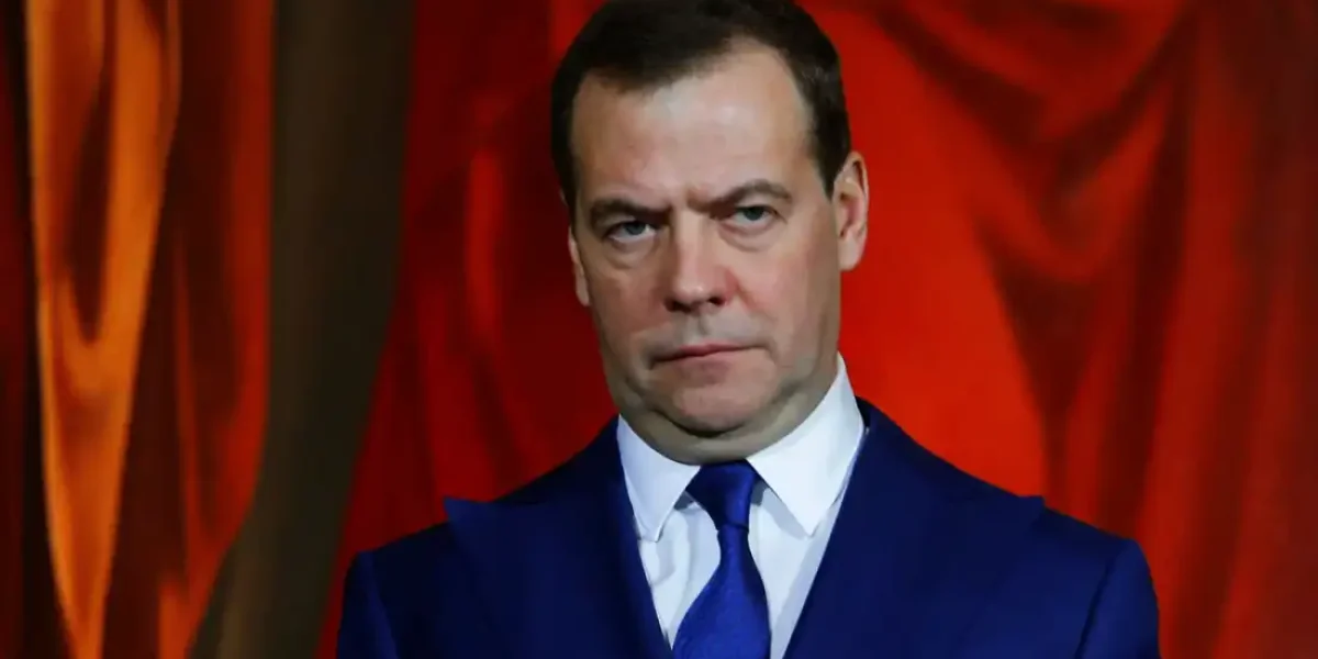 Забыли, кто в будку свет провёл? Медведев устроил холодный душ рвущимся в НАТО: Москва исключений делать не будет