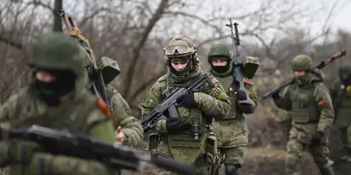 150 штурмовиков в окружении, на них бросили 2000 из "Азова". Наши бьются и ждут подкрепления