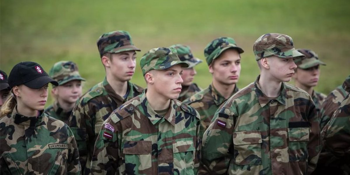 Латвия намерена направить солдат на границу с Беларусью