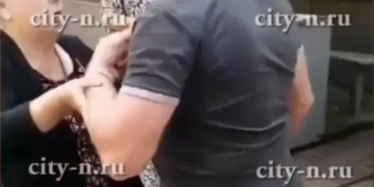 «Это моя территория. Запомните, меня зовут Абрам!» За что он разметал на рынке все помидоры бабушки