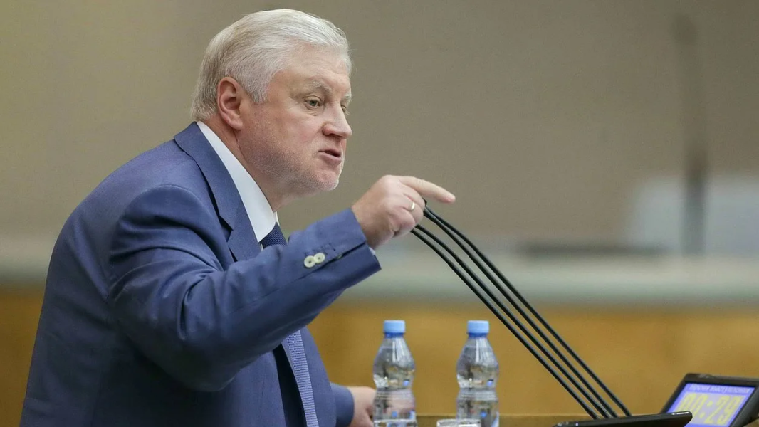 «Может, хватит дурить народ? Люди живут очень тяжело»: депутат Госдумы обвинил Росстат в фальсификации с уровнем зарплат.
