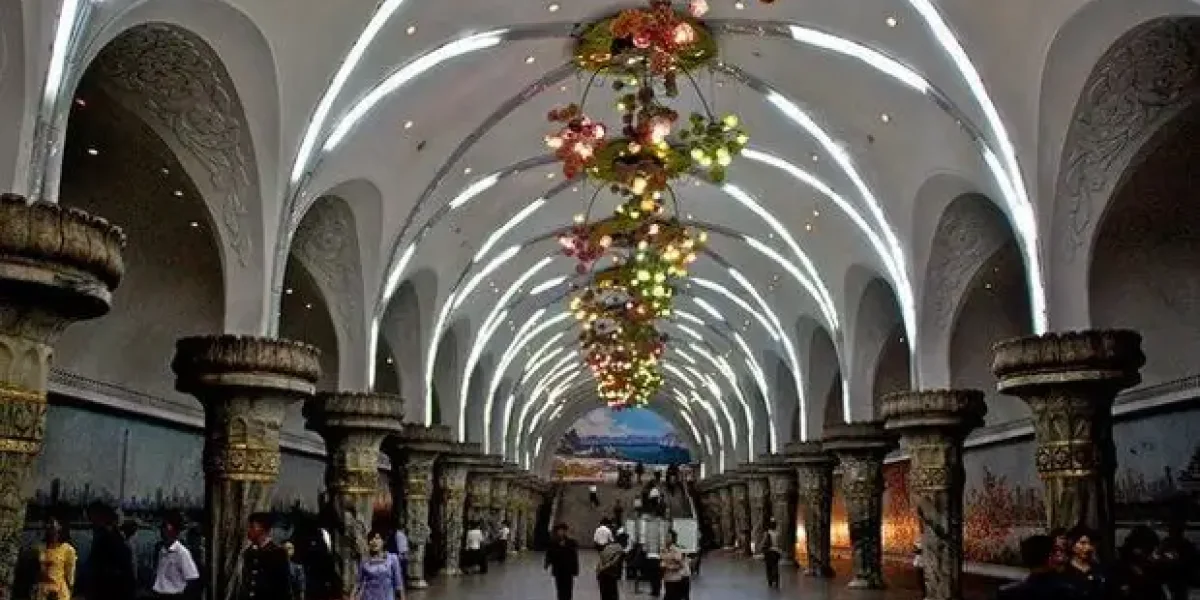 А вы знали, что в Северной Корее есть метро, и оно лучше, чем в Нью-Йорке?