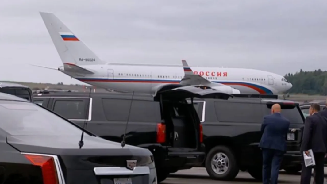 Путин согласен говорить с Зеленским: "На этой встрече у кого-то сдадут нервы" – эксперт. Трамп отказался обедать после саммита и улетел
