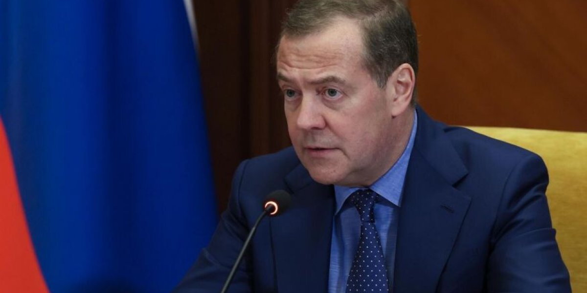 «Ждите дальнейших шагов России!»: новый ответ Медведева на сообщения об антироссийских мерах США