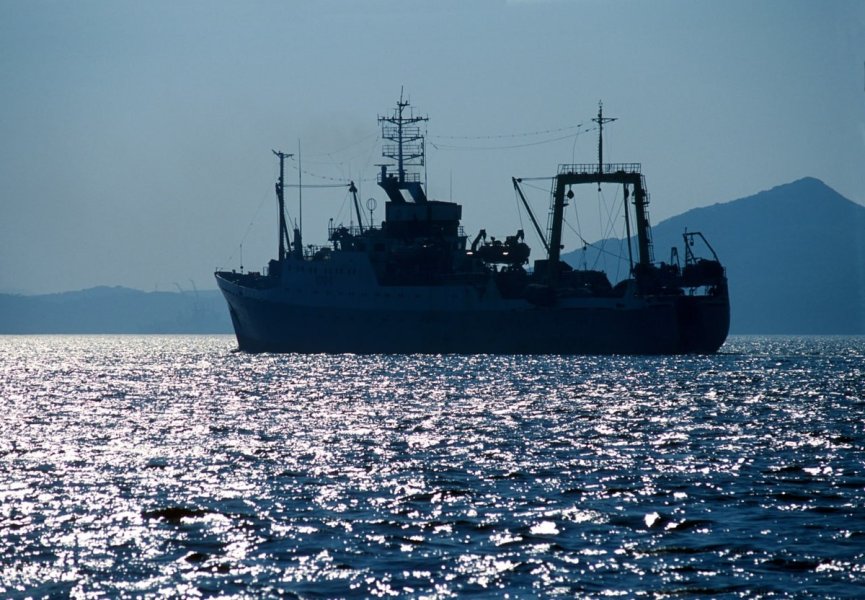 Мы им – море для прокорма. Они нам санкции, а Украине – оружие. Чиновники ради прибыльного бизнеса сдают Россию даже на четвертый год войны?