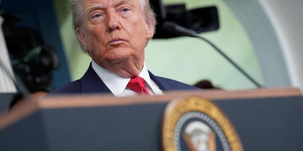 Трамп оставил короткое сообщение перед вылетом на встречу с Путиным