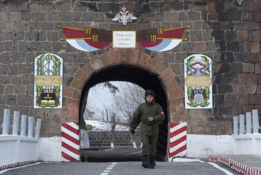 Гюмри под прицелом: Запад и Баку добиваются вывода российской базы – последнего щита Армении
