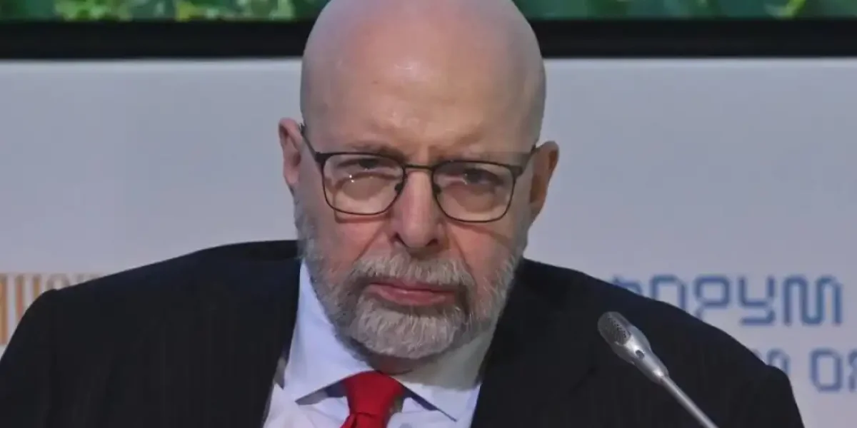 «Трамп уже сделал свой выбор». Саймс сказал, что ждать от встречи на Аляске