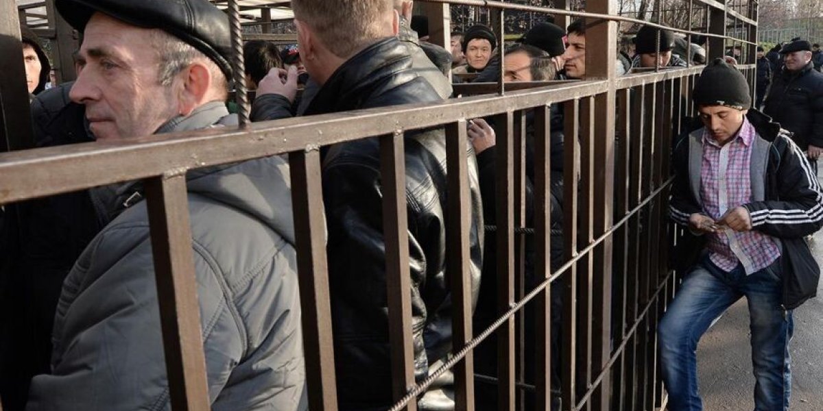 Пограничники начнут использовать ружья против мигрантов: МВД
