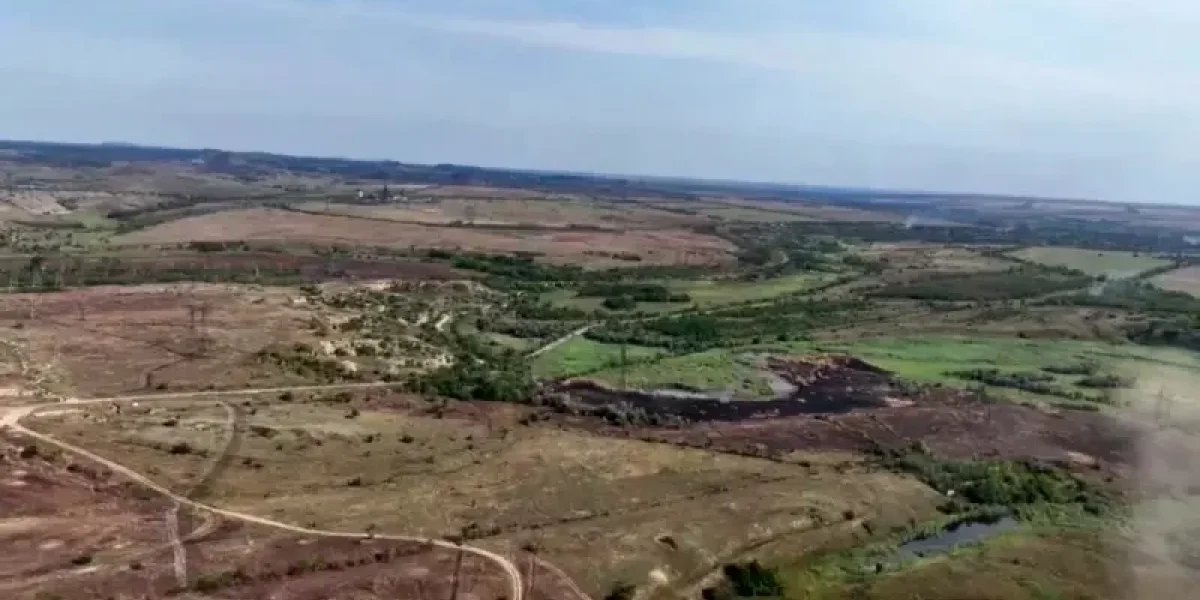 Украинские военные пытаются выбраться из села Клебан-Бык