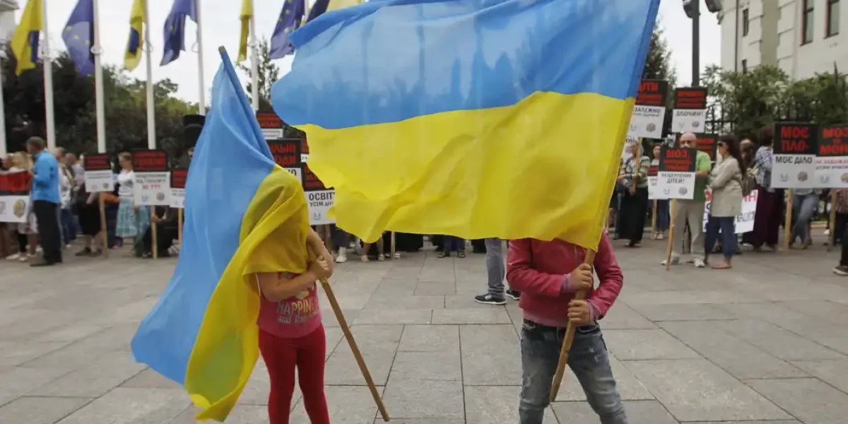 Вот и Львов заговорил по-русски! Киев в панике: самый украинский город отверг «мову»