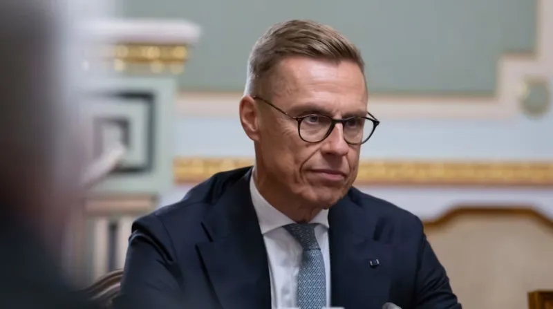 Президент Финляндии обещал не сбивать российские самолёты сразу