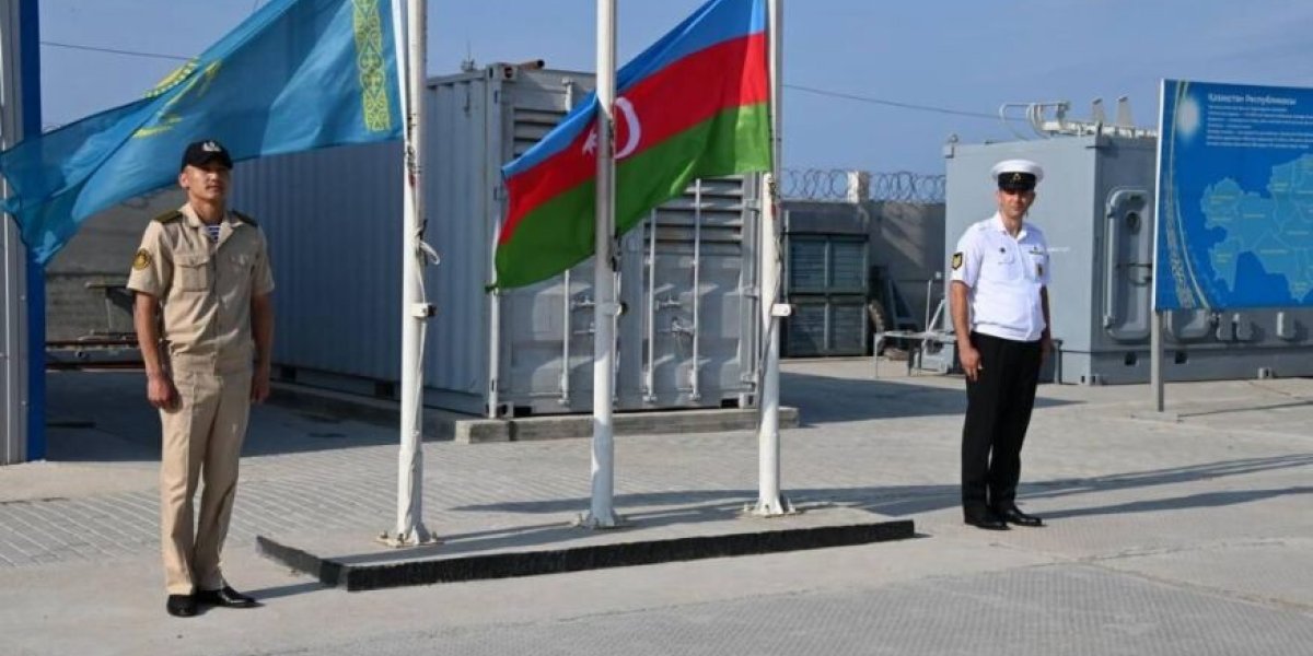 Токаев вместе с Алиевым готовятся к войне с Россией, а мы опять всё пропустили: военкор Стешин