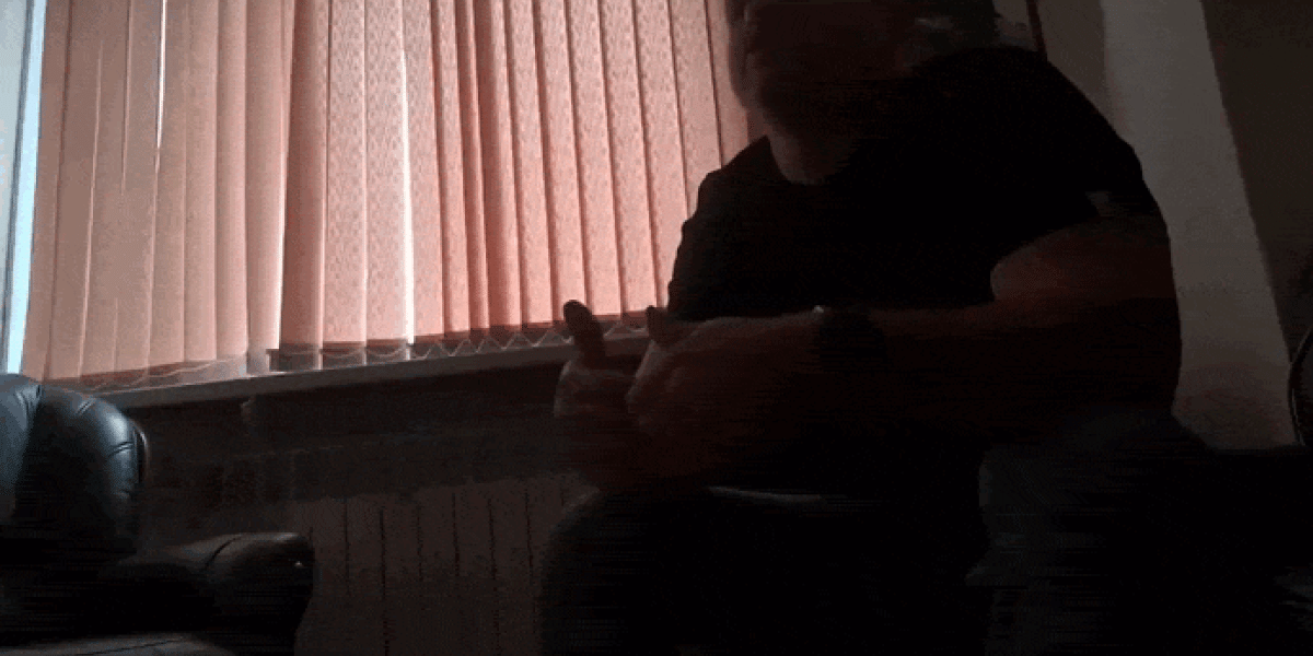 "Это пятно уже не смыть". Известного волонтера-блогера застукали за дележкой 200 млн