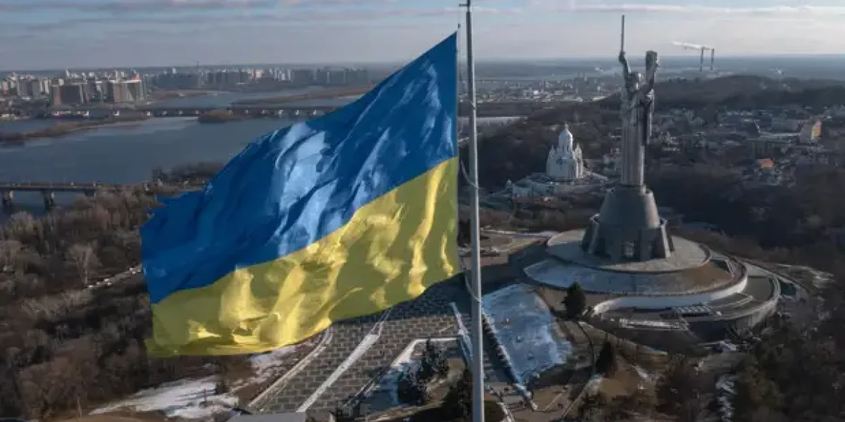 Китайская художница объяснила, почему с этим флагом Украина обречена
