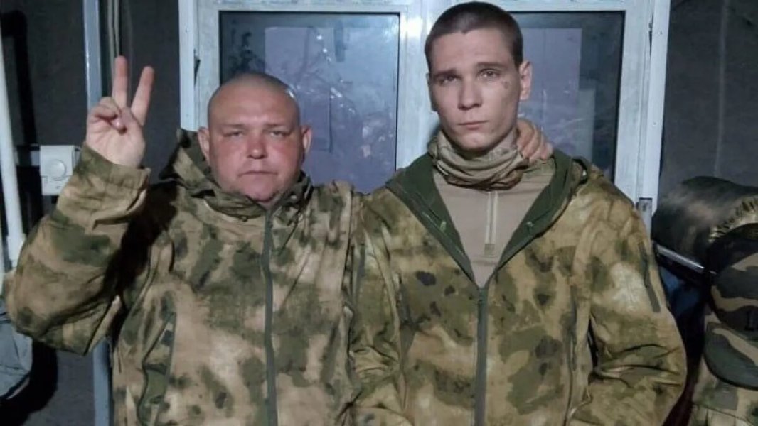 "Я закрыл ребенку глаза и двинулся в сторону позиций": Штурмовик "Ахмата" рассказал о потерях на фронте