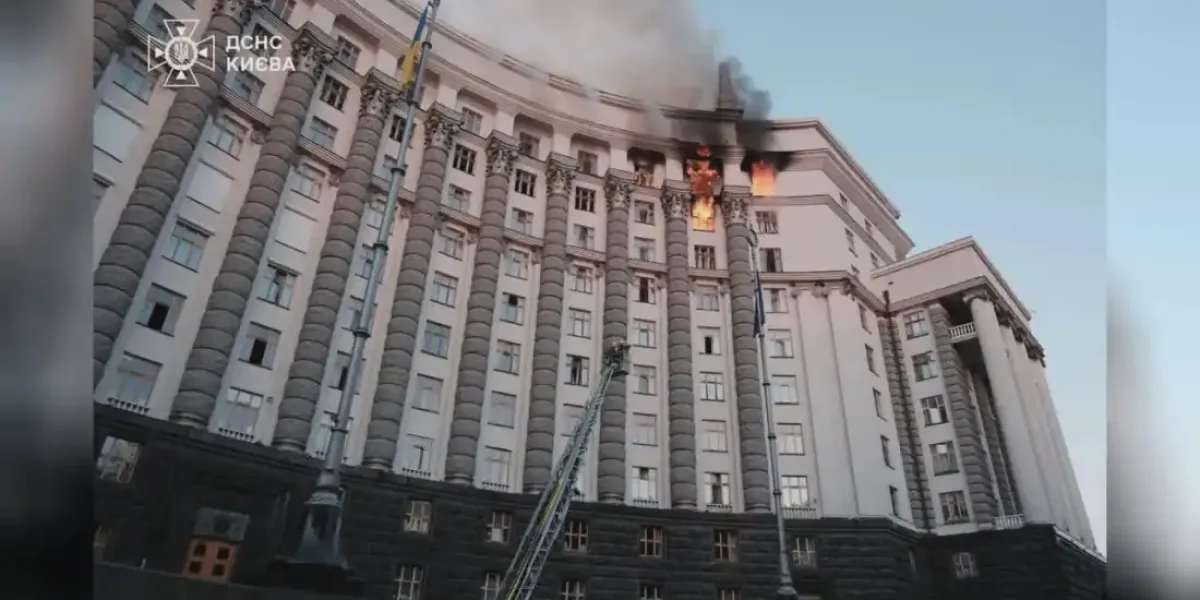 "Сволочи": Арестович* решился сказать правду. Из-за чего вспыхнул кабмин Украины. Выложено всё по версии с "Искандером"