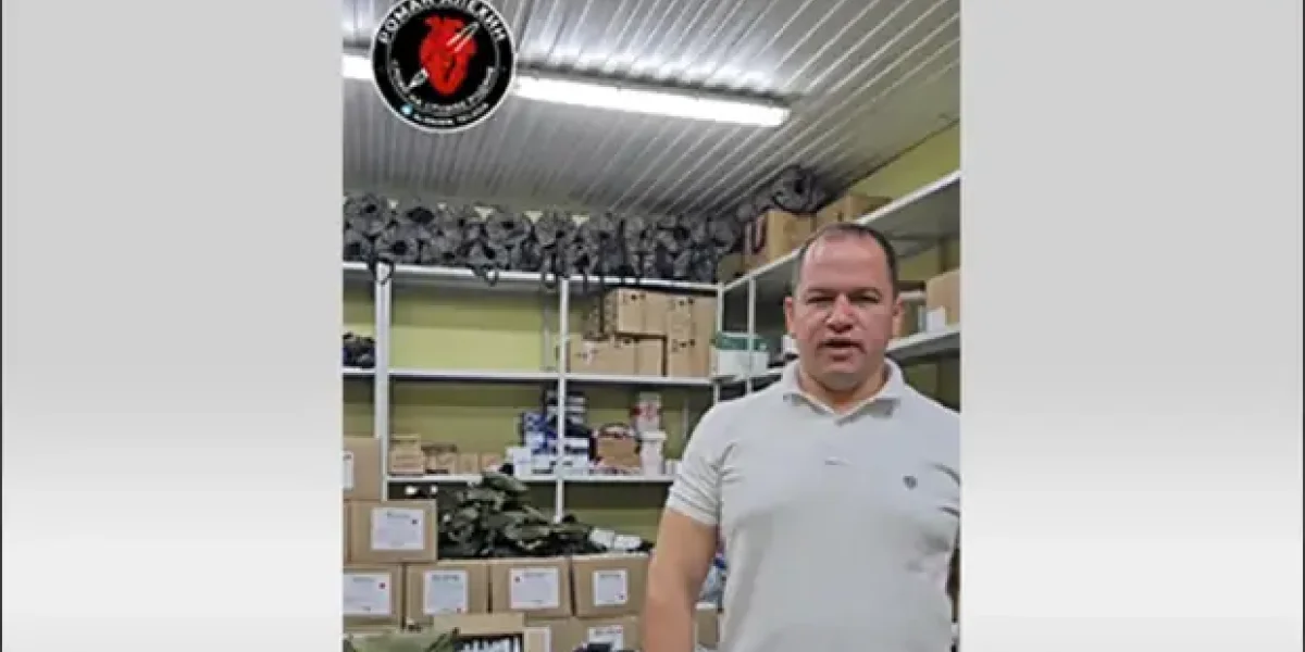 "Это пятно уже не смыть". Известного волонтера-блогера застукали за дележкой 200 млн