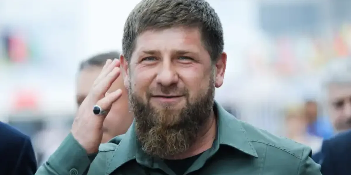 Кадыров стихами «сижу я, значит, ем печенье» ответил на претензии Украины