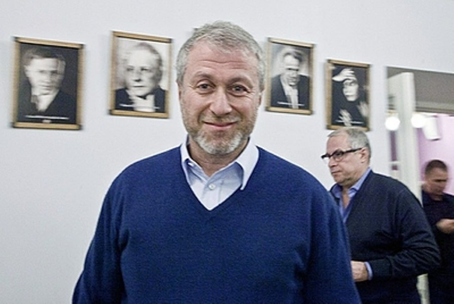 "Налоговое убежище" для олигархов не спасло? За Абрамовича крепко взялись: МИД грозит судом, в Госдуме возмутились. Что на самом деле