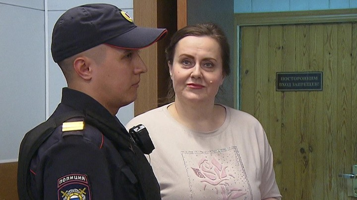 «Будьте вы прокляты!»: когда судья узнала, что всё её имущество на 10 млрд рублей конфискуют, улыбка тут же сползла с её лица.