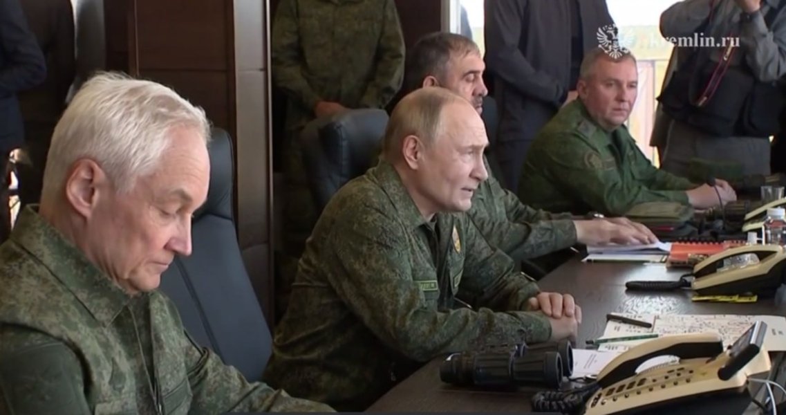 "Будут трудные решения". Герасимов уходит? Всё показала картинка с Путиным. СВОдки с фронта