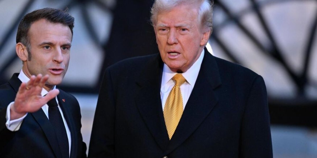 «Я жду на улице»: Макрон срочно позвонил Трампу и прошелся по Америке пешком, удивив население