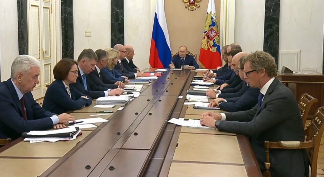 Путин: Экономика прибавила 1,1% за 7 месяцев. Достаточно ли этого? Или нужны другие меры?