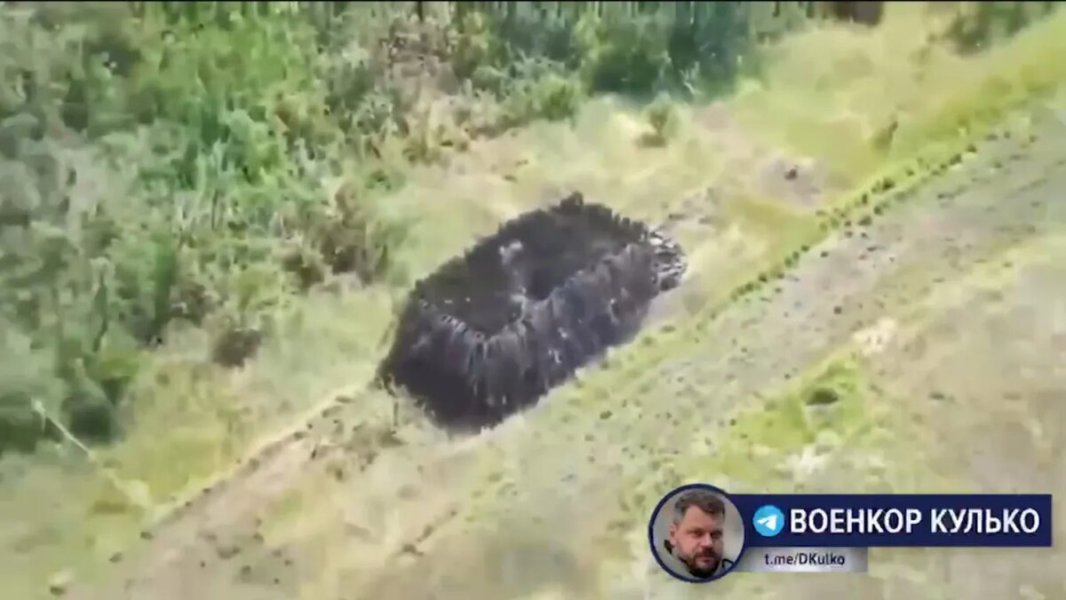 "Танк-чудище" выдержал 60 ударов FPV. Комбат Колян: "Просто сломалась коробка, а не мы". Полк таких машин способен дойти до Киева