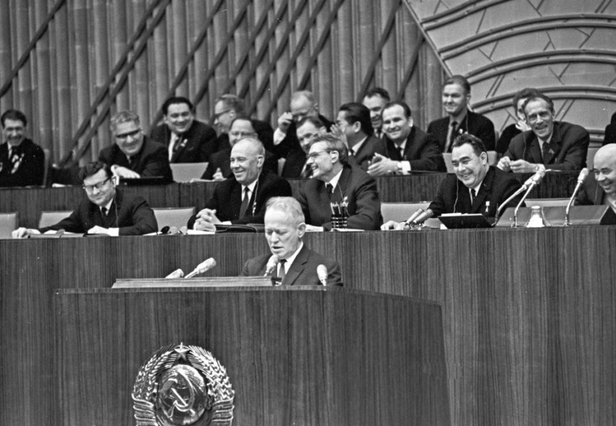 Навстречу XXIII съезду КПСС: Брежнев предпочёл не трогать антисталинское «наследие» Хрущёва