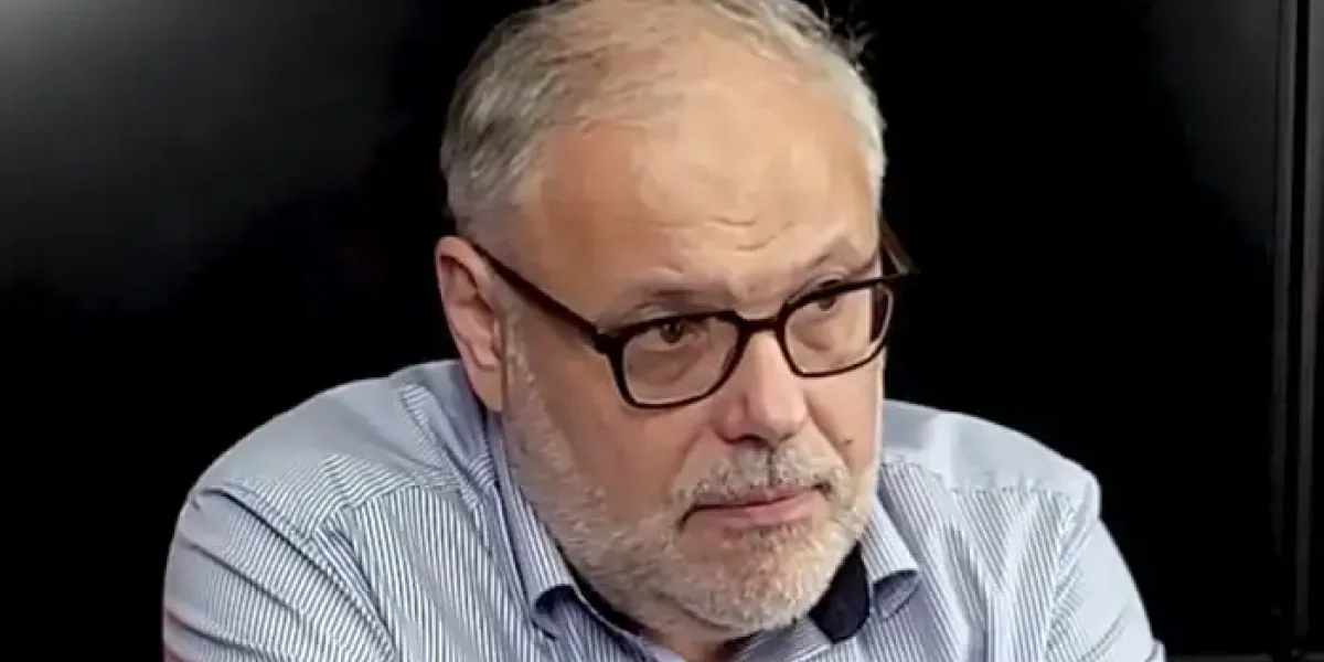 «Послушайте – он сказал всё»: Хазин одной фразой объяснил ответ Путина Трампу о срыве встречи в Будапеште «Послушайте – он сказал всё»: Хазин одной фразой объяснил ответ Путина Трампу о срыве встречи в Будапеште