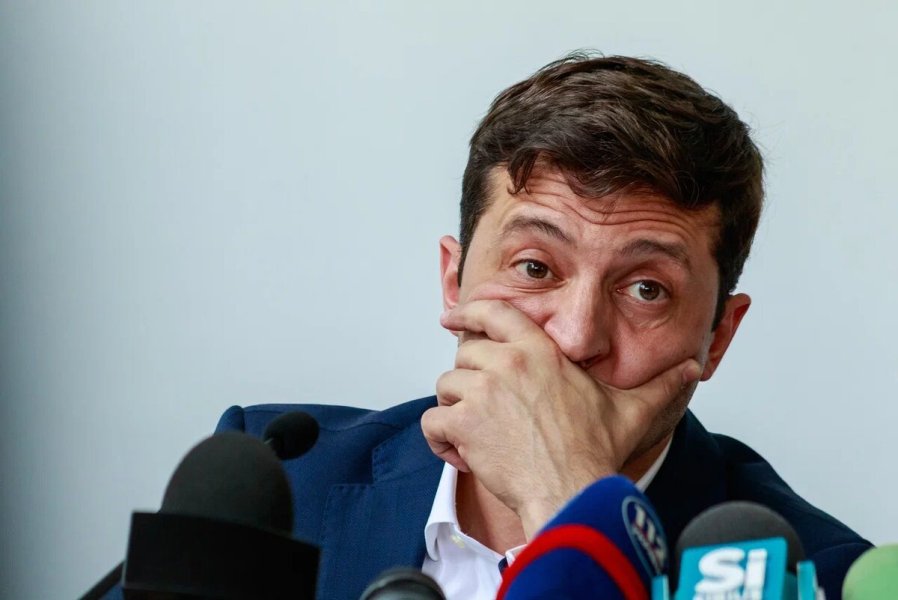 Страшнее провалов на фронте. Чего действительно боится Зеленский, продлевая украинский конфликт?