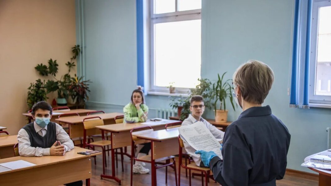 "В полиции сказали, что я не права": Подростки унизили учителя, директор смолчал. Педагогам в России не оставили выбора – всем увольняться? "В полиции сказали, что я не права": Подростки унизили учителя, директор смолчал. Педагогам в России не оставили выбора – всем увольняться?