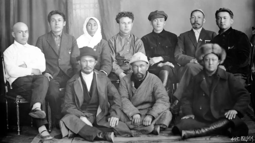 Репрессии 1930-х годов в Киргизии: основатели республики или враги народа? Репрессии 1930-х годов в Киргизии: основатели республики или враги народа?