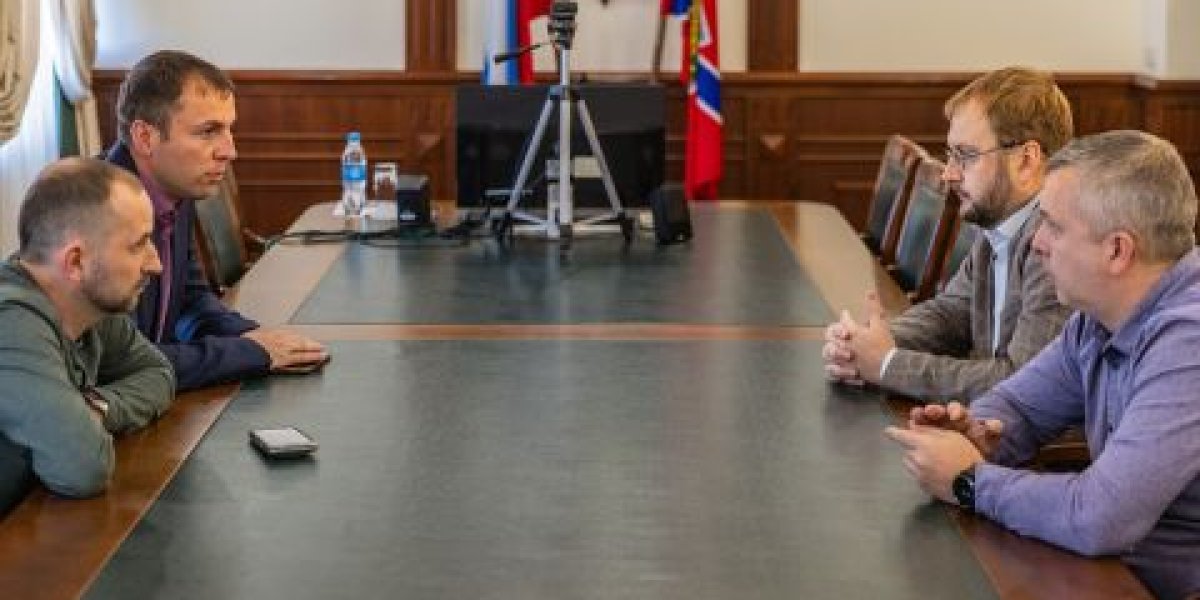 Курсанты программы «Герои Приморья» проходят стажировку в мэрии Владивостока Курсанты программы «Герои Приморья» проходят стажировку в мэрии Владивостока