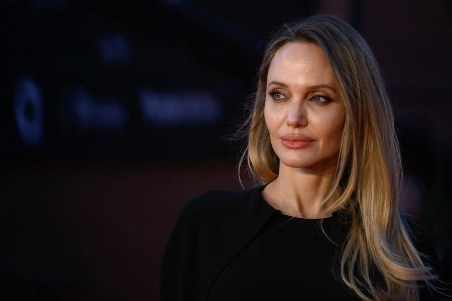 Русский агент из Голливуда? Анджелину Джоли подозревают в шпионаже, охранник пропал в застенках