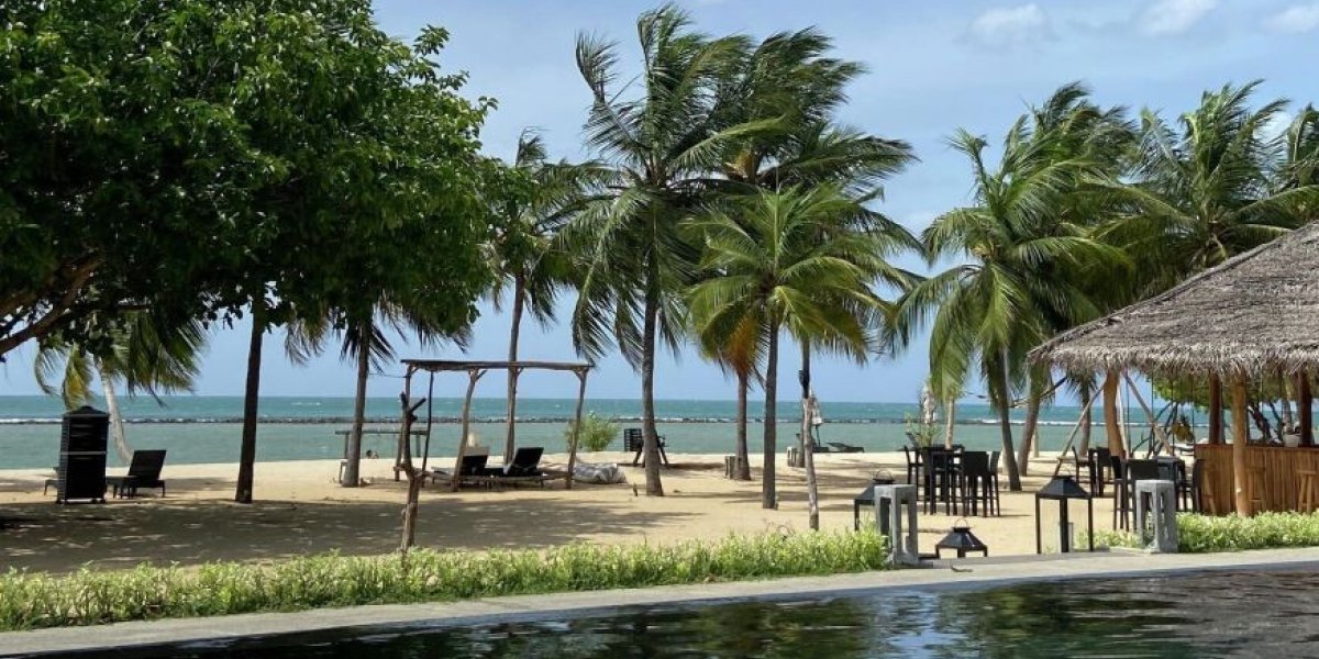 Россияне не могут покинуть Шри-Ланку из-за шторма — 56 местных погибли, 20 пропали без вести