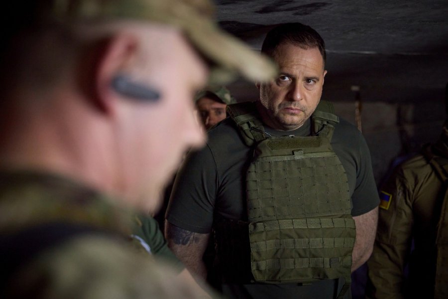 Страну контролирует «Алла Борисовна». Всё и все записаны в тетради